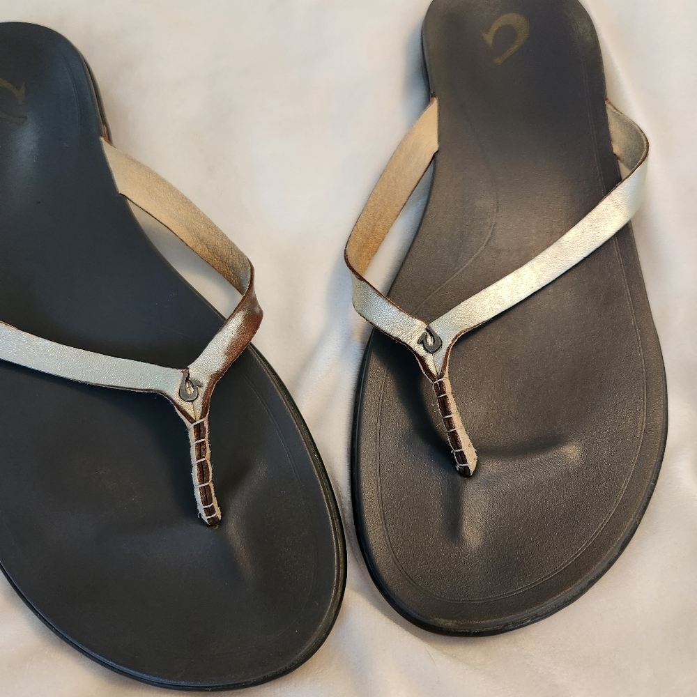 Olukai womens size 11 Ho'opio leather arch support metallic strap sandals - Picture 2 of 9